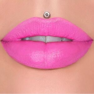 Jeffree Star Velvet Trap Lipstick in Pink Messiah